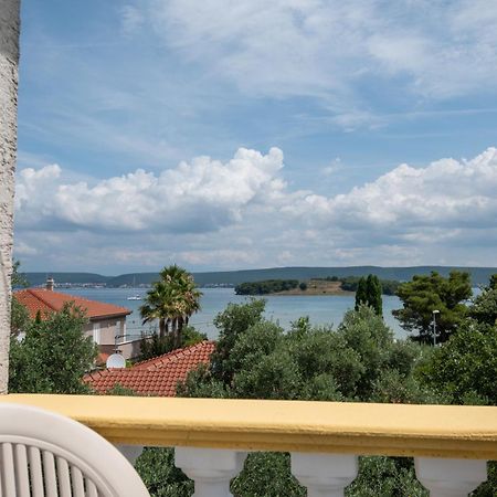 Apartments And Rooms By The Sea Mrljane, Pasman - 327 Nevidane Bagian luar foto