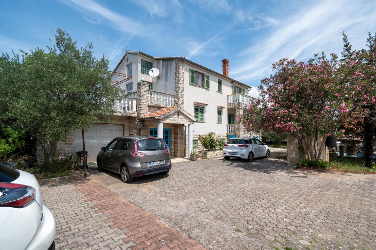 Apartments And Rooms By The Sea Mrljane, Pasman - 327 Nevidane Bagian luar foto