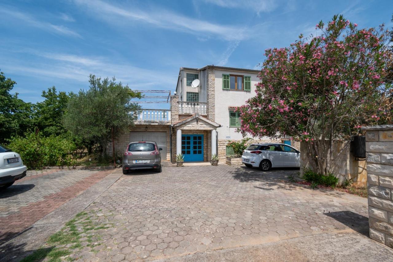 Apartments And Rooms By The Sea Mrljane, Pasman - 327 Nevidane Bagian luar foto